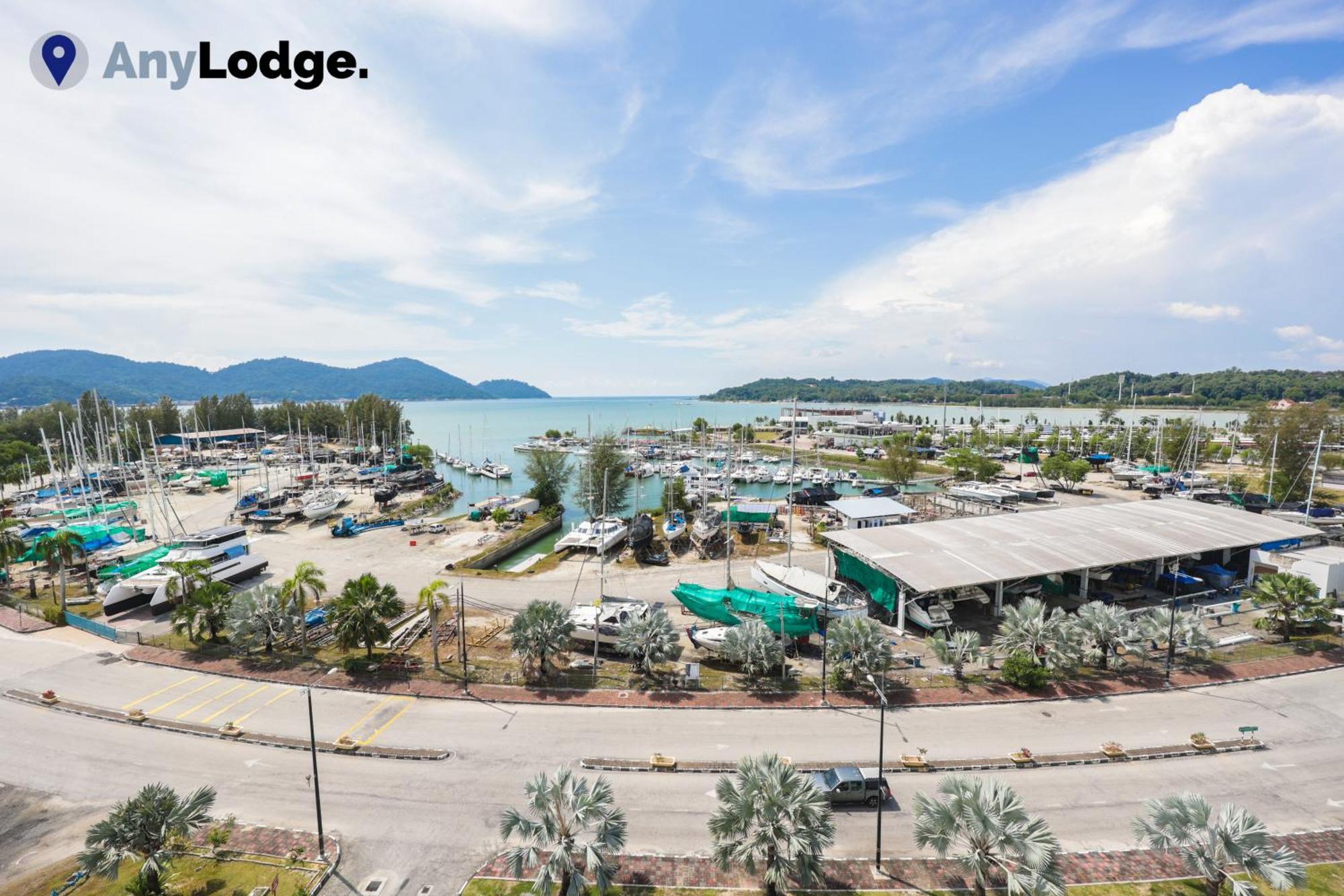 Anylodge Waterfront Marina Island Pangkor Lumut Quarto foto
